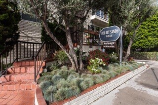 Foto principal - 6615 Pacific Ave
