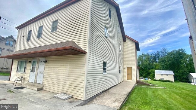 Building Photo - 2101 Main St