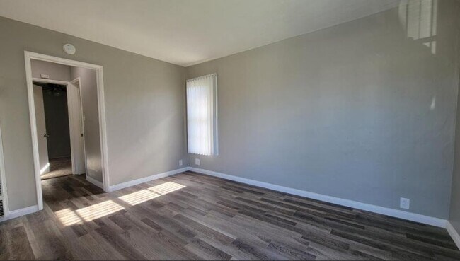 Foto del edificio - 2832 Cogswell Rd