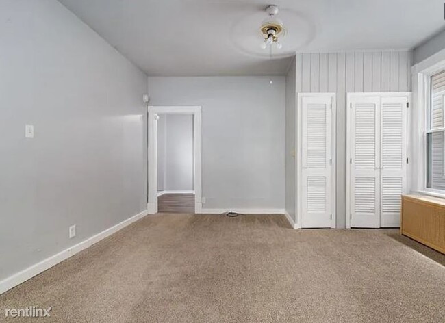 Building Photo - 2 br, 1.5 bath House - 307 East Brady Street