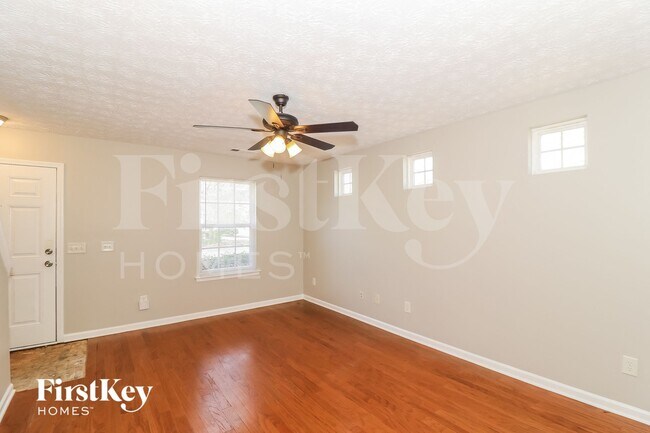 Foto del edificio - 5220 Sky Ridge Way