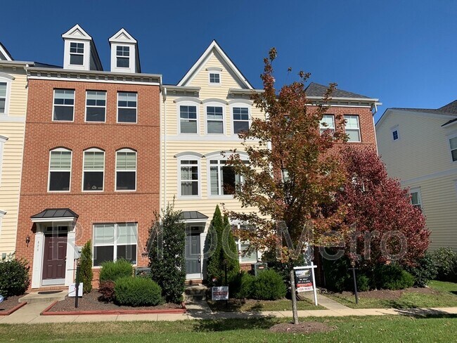 Building Photo - 430 Ava Way NE