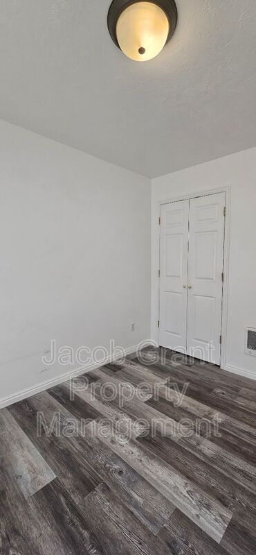 Foto del edificio - 185 Stockham Dr