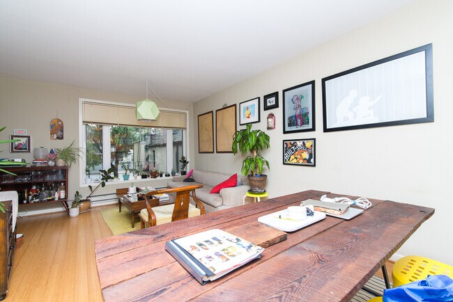 Foto del edificio - 2639 15th St NW