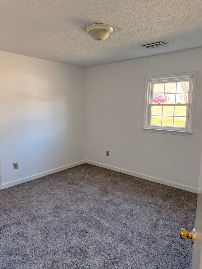 Foto del edificio - 342 Mayse Rd