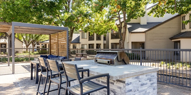 Building Photo - Wind Rush Apartments