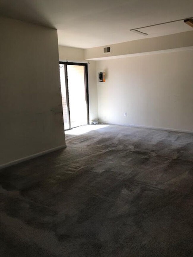 Foto del edificio - 8415 Benecia Ct