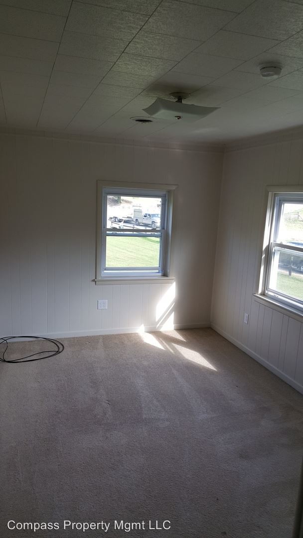 Building Photo - 46 Tritch Ln