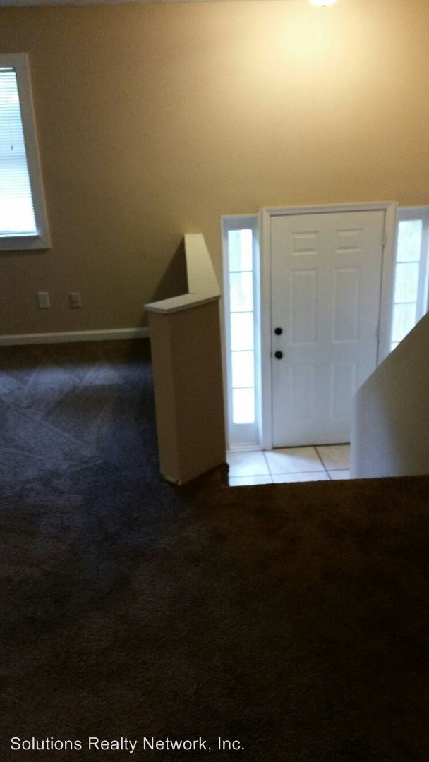 Building Photo - 5779 Bobbin Ln
