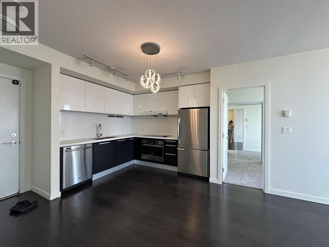 Photo du bâtiment - 6333-6333 Silver Ave