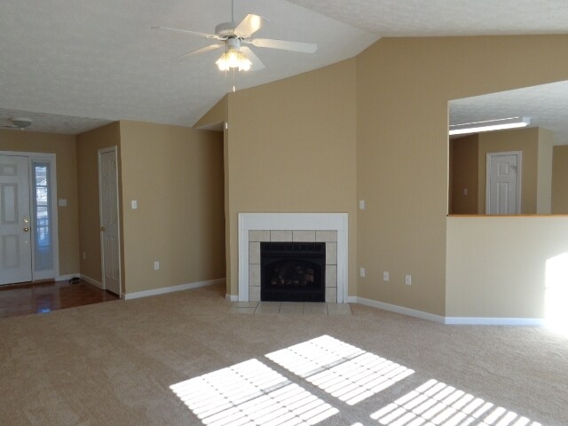 Foto del edificio - 6100 Glenmay Drive
