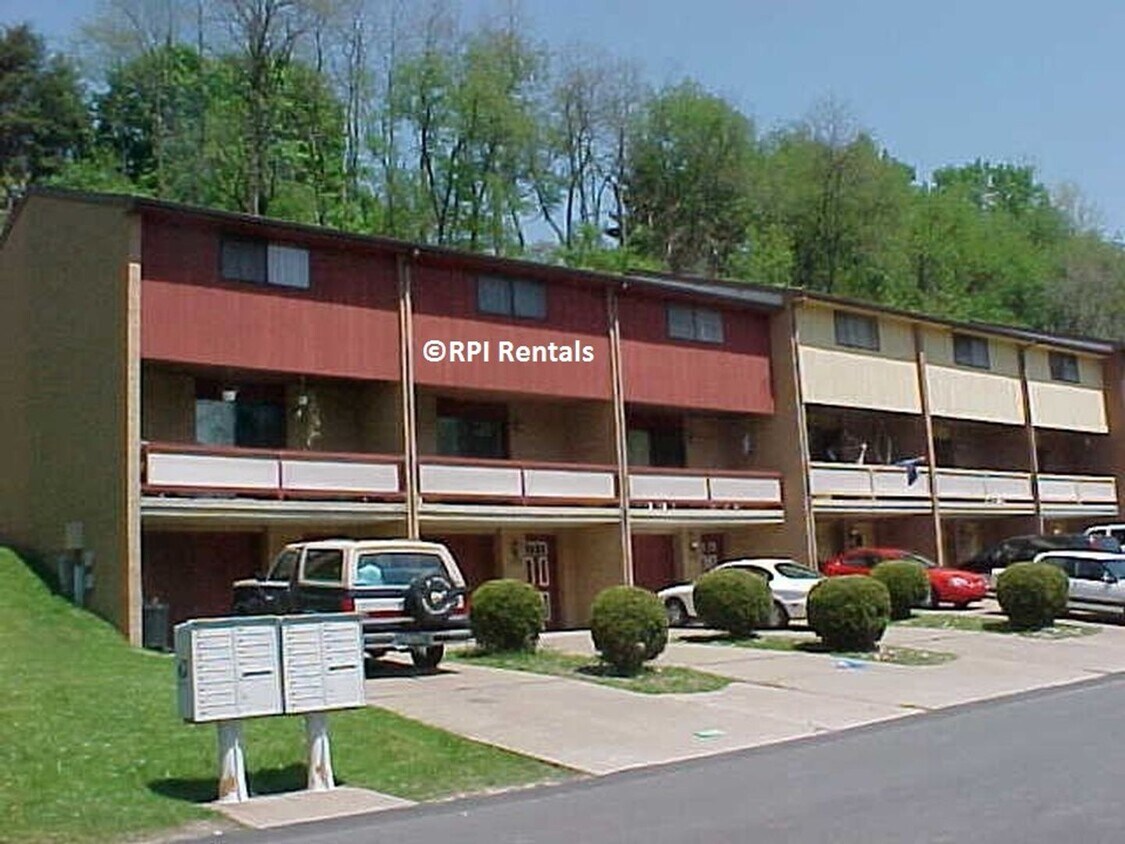 Primary Photo - Shaler 2 Bedroom Townhouse