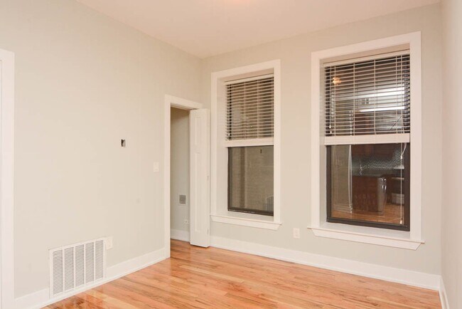 Foto del edificio - 638 W Oakdale