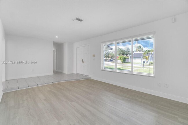 Building Photo - 7125 SW 93rd Ct