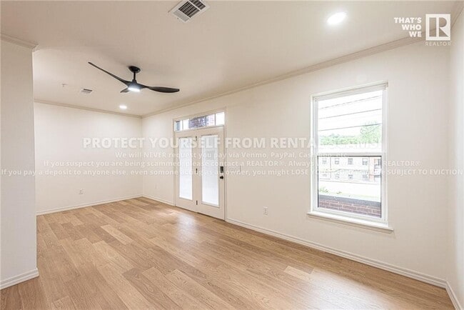 Building Photo - 1115 N Leverett Ave