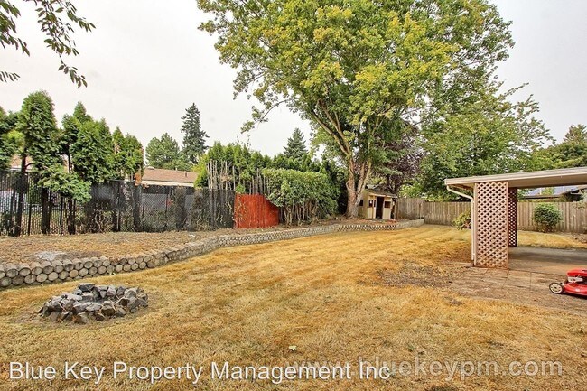 Foto del edificio - 3 br, 1 bath House - 3945 SW 192nd Ave