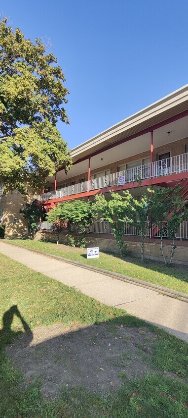Foto principal - 6815 32nd St