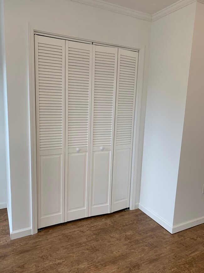 Foto del edificio - 501 Bourne Ave