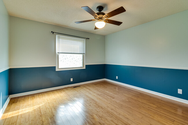Building Photo - 1233 Reelfoot Cir