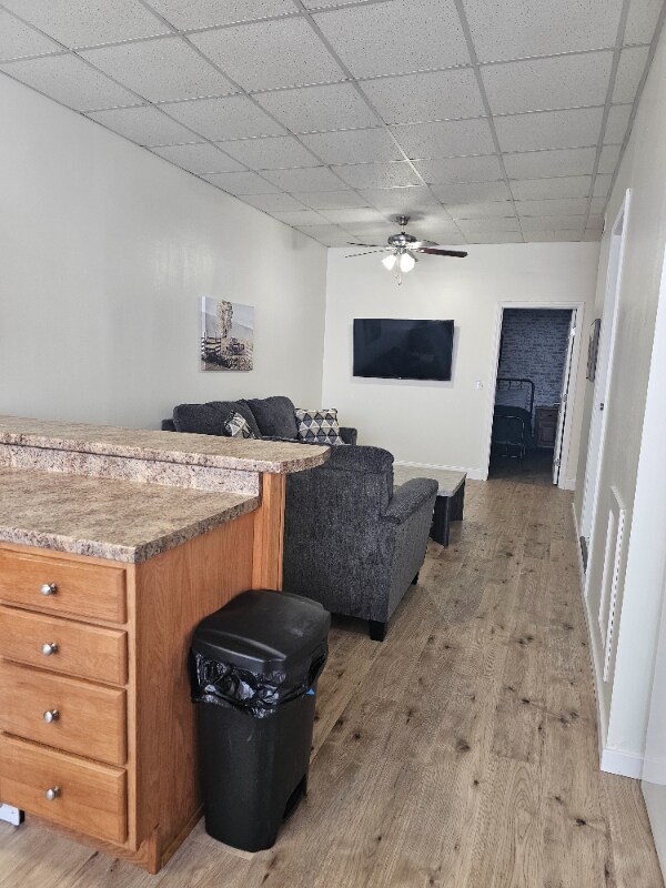 Foto principal - 220 E Center St
