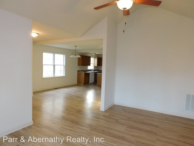 Building Photo - 4 br, 2.5 bath House - 132 Lakeside Avenue