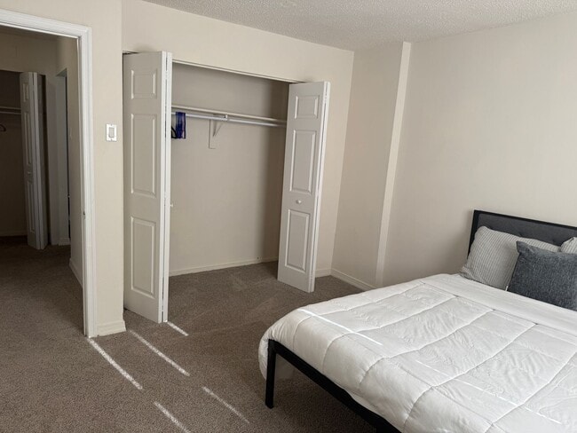 Interior Photo - Colonial Point Apartments