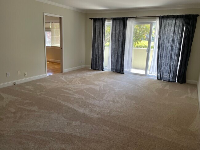Spacious living room 14’8” X 19’10” - 2335 Sharon Rd