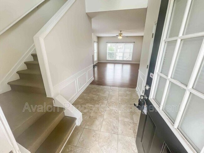 Foto del edificio - 140 Calborne Ct