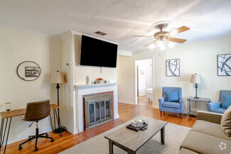 Building Photo - 2861 Potter Dr