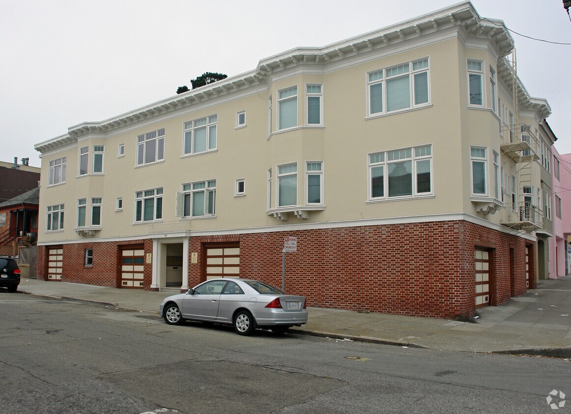 Primary Photo - 301 18th Ave