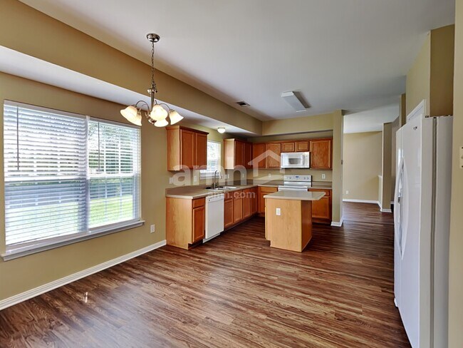 Building Photo - 1414 Saddle Crest