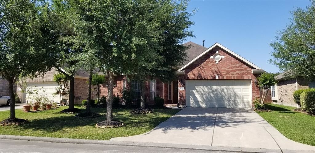 Primary Photo - 20762 Oakhurst Creek Dr