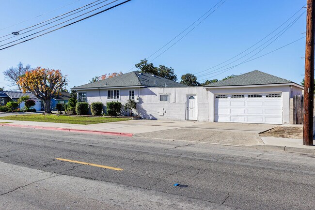 Building Photo - 12231 Acacia Ave