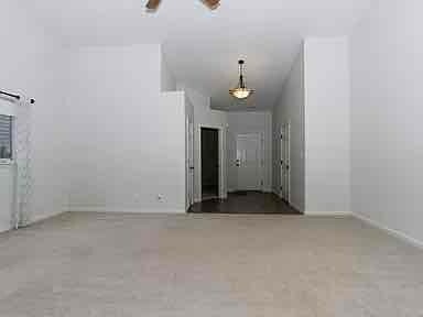 Building Photo - 2409 Fleming Dr
