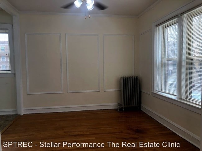 Building Photo - 122 S Maple Ave