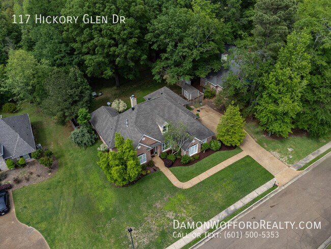 Building Photo - 117 Hickory Glen