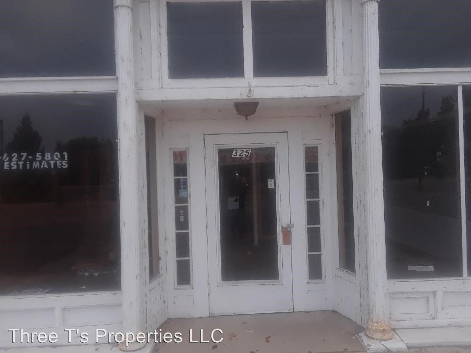 325 N Shiawassee St, Corunna, MI 48817 Room for Rent in Corunna, MI