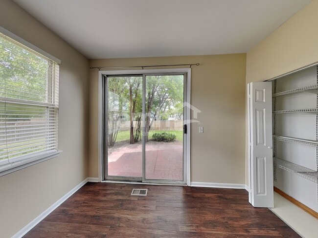 Building Photo - 16020 S Lexington Dr