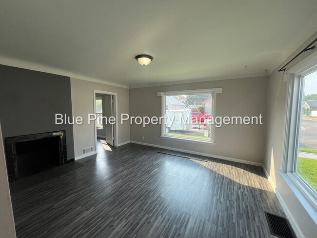 Building Photo - 295 S Emerson Ave