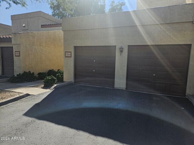 Building Photo - 8330 N 21st Dr