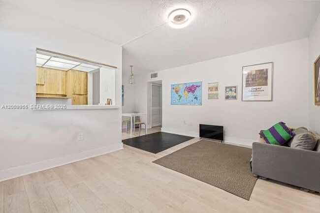 Building Photo - 9140 Collins Ave