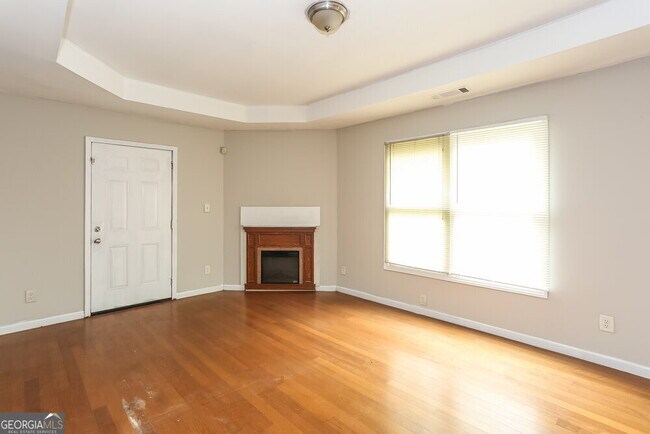 Foto del edificio - 700 S Grand Ave NW