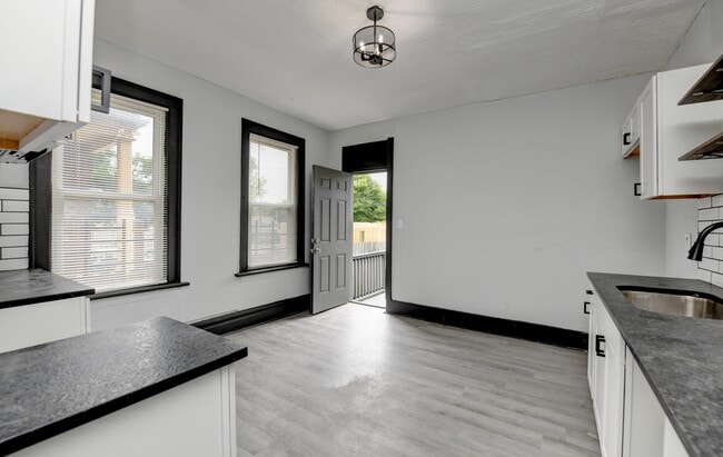 Building Photo - 814-816 S Ohio Avenue