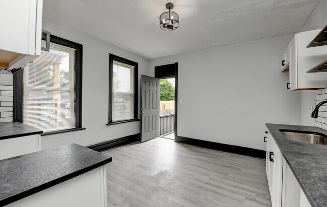 Foto del edificio - 814-816 S Ohio Avenue