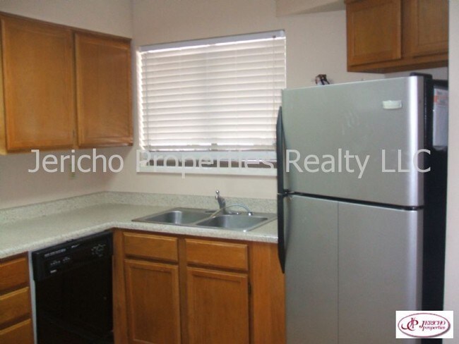 Foto del edificio - 8745 W Cornell Ave