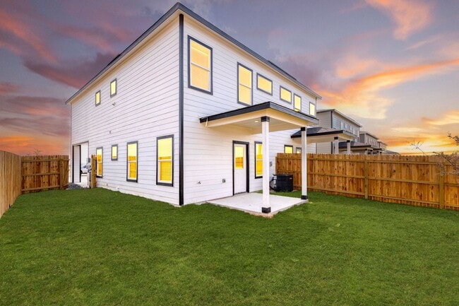 Building Photo - BRAND NEW 3 Bedroom, 2.5 Bathroom, Two-story Duplex