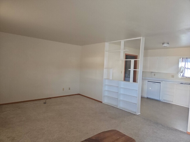 Building Photo - 502 Yale Pl