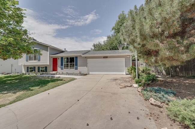 Foto del edificio - Cul-de-Sac Comfort | Updated Interior + Large Fenced Yard
