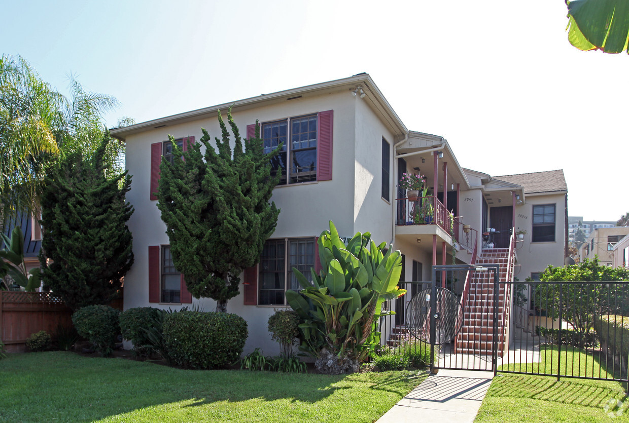 Foto principal - 3947-3951 Normal St