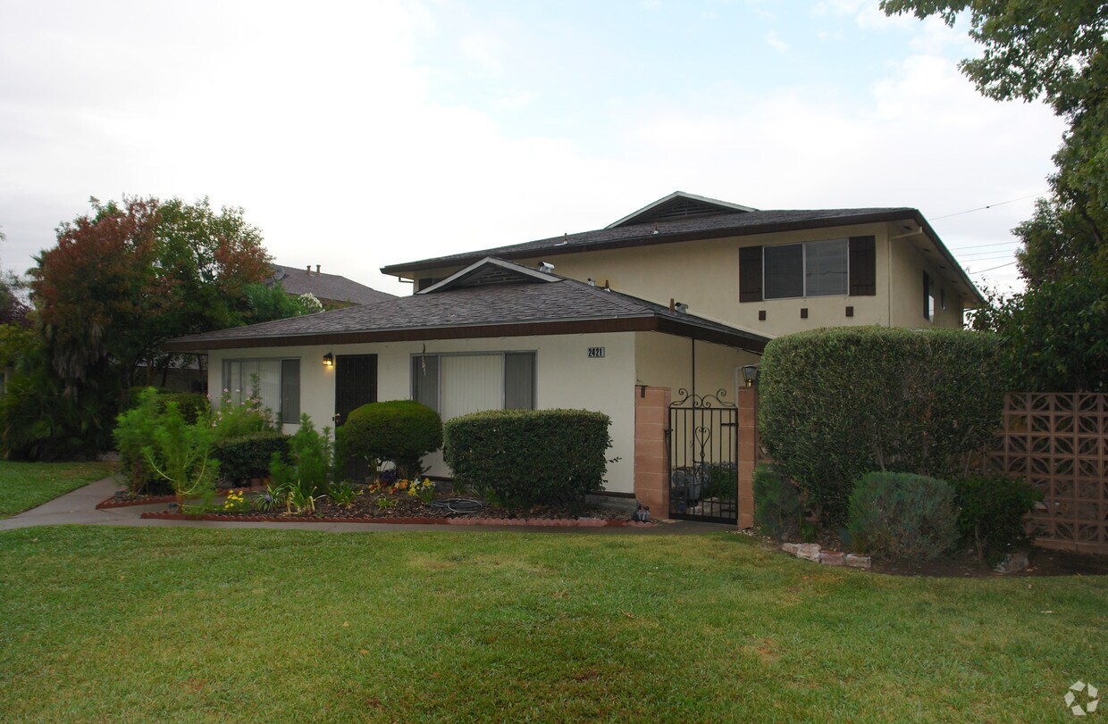 Primary Photo - 2421 Northrop Ave